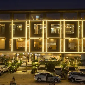 **** Hotel Park Tree Igi Airport A Unit Of Prithvi Palace With Free Airport Transsfer India