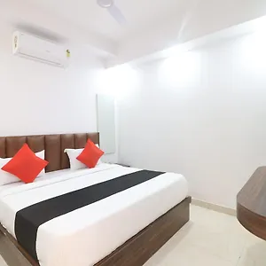 **** Hotel King Plaza Near Delhi Airport India
